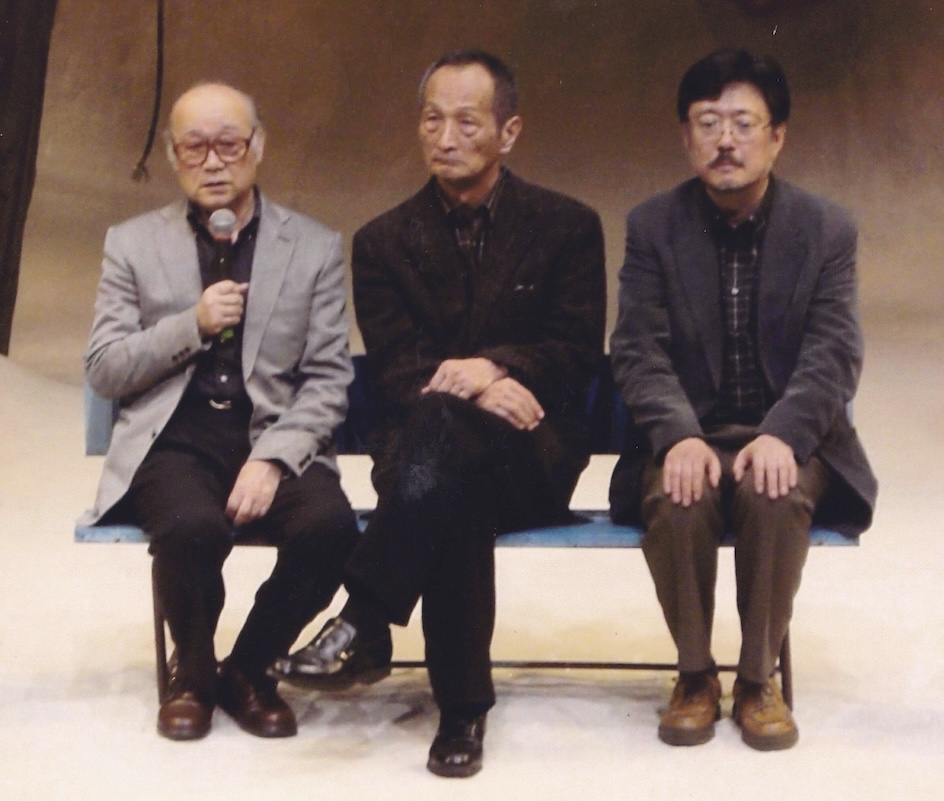 写真：別役実氏、藤原新平氏と私　2007年秋
